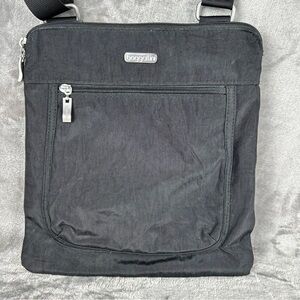 Baggallini Horizon Crossbody Black Nylon Travel‎ Purse Pockets Tan Interior EUC